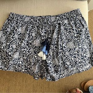 Vineyard, vine, shorts, size XL